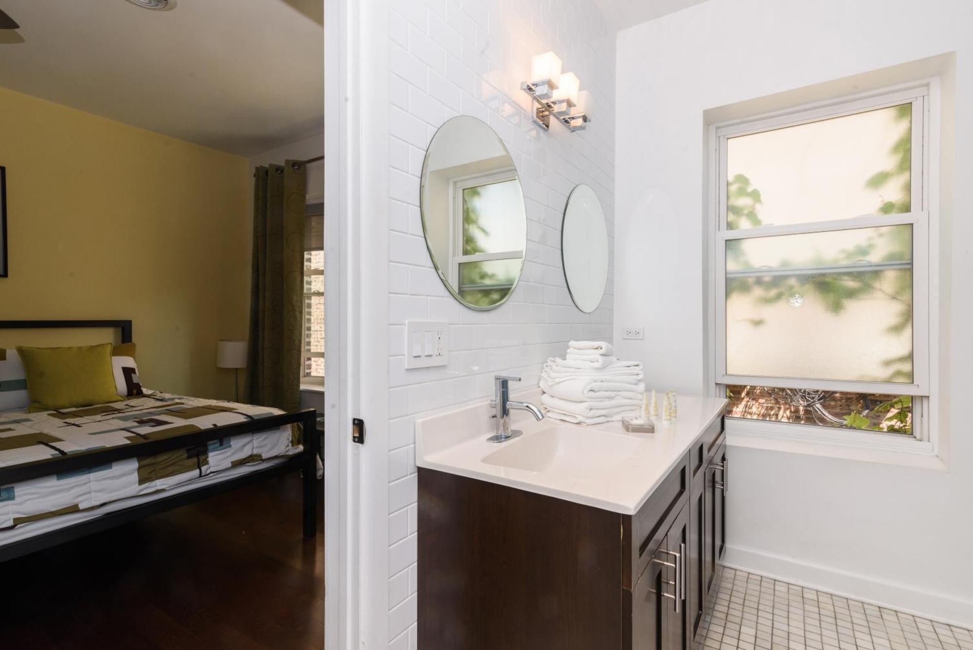 House 5863- Chicago'S Premier Bed And Breakfast 객실 사진